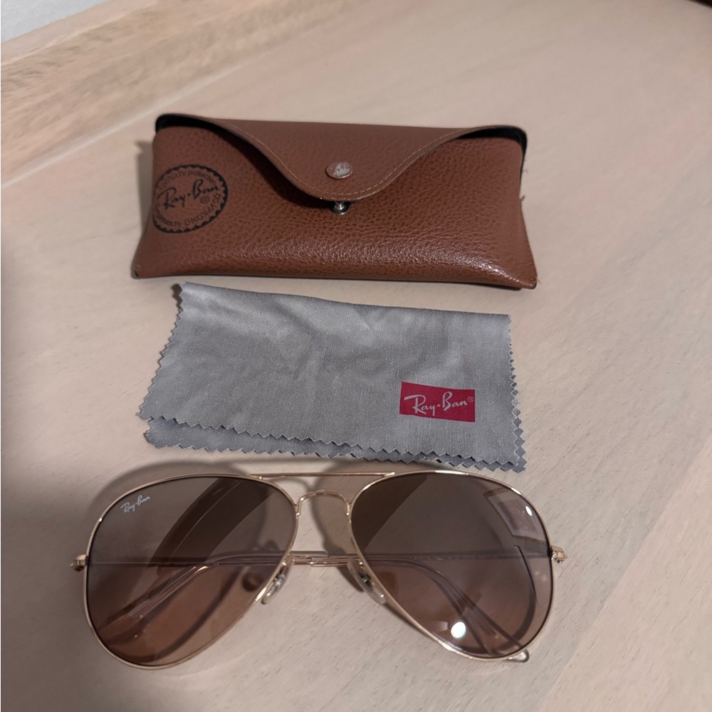 Ray-Ban Gold Frame Aviator Sunglasses